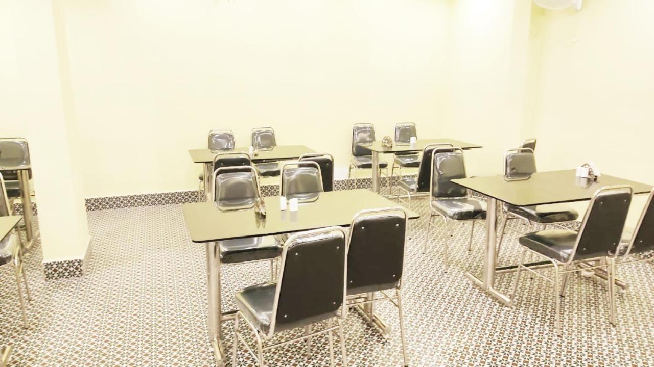 Shree Ganesh Hotel Puri Zewnętrze zdjęcie